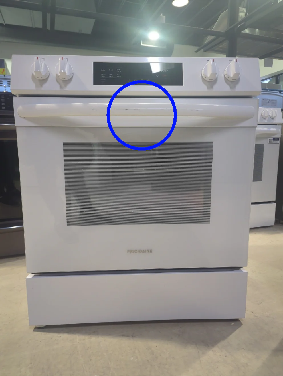 FCFE306CAW - RANGES - Frigidaire - Electric - White - Open Box - Image 2