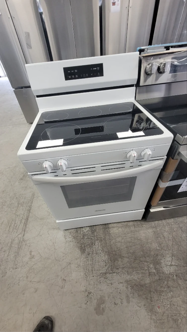 FCRE306CAW - RANGES - Frigidaire - Electric - White - Open Box - Image 2