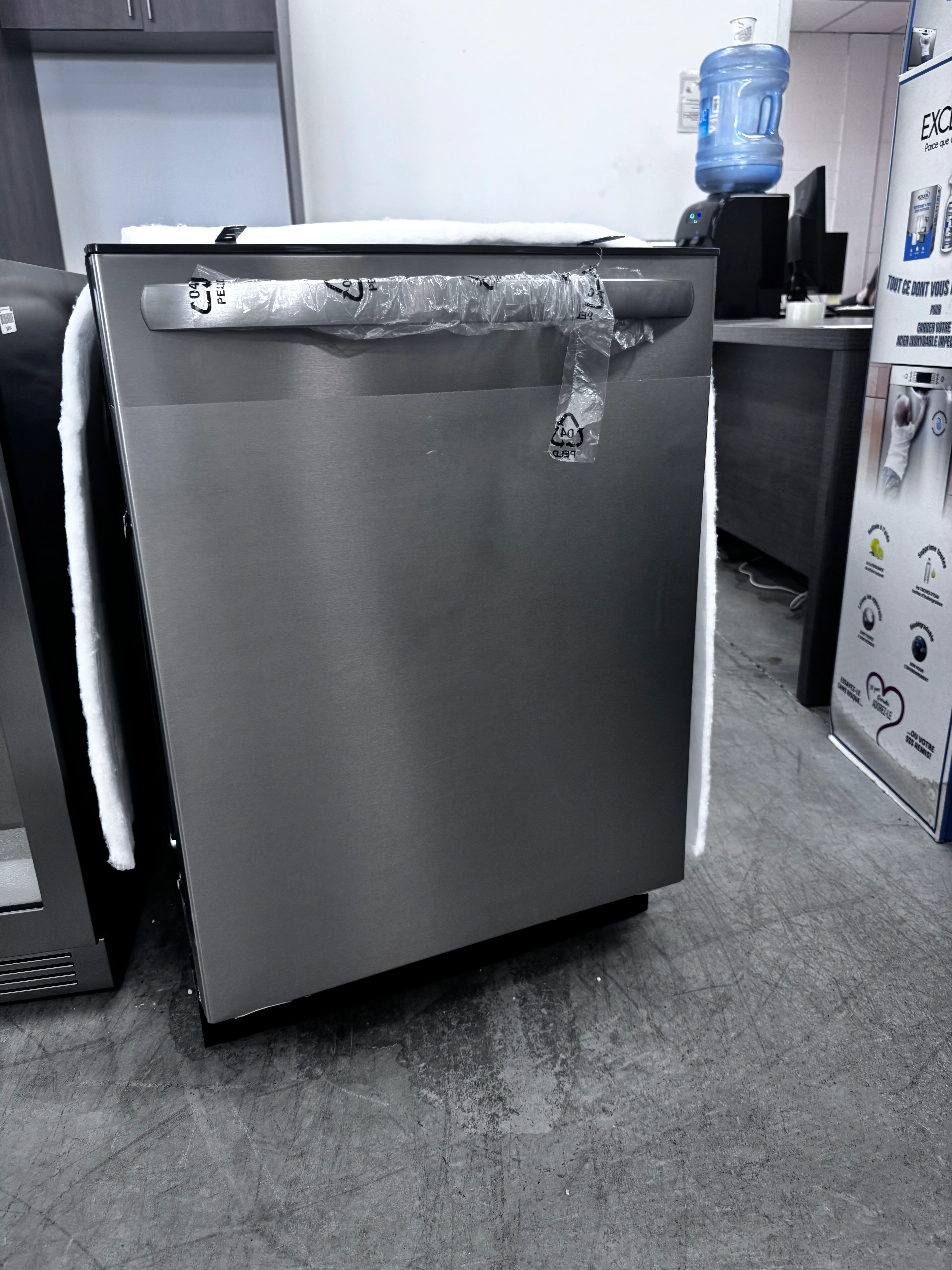 FDPH431LAF - DISHWASHERS - Frigidaire - Top Controls - Stainless Steel - Open Box - Image 2
