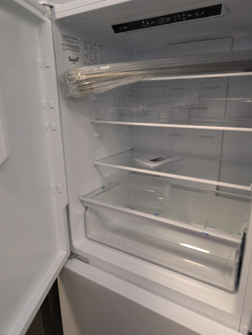 FFFFD1786-31WHT - REFRIGERATORS - Forno - Bottom Freezer - White - Open Box - Image 2
