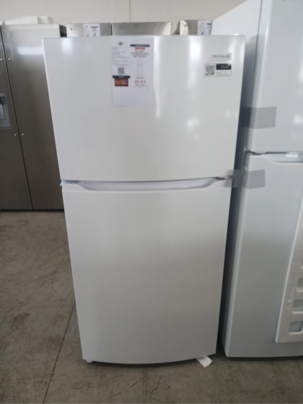 FFHT1425VW - REFRIGERATORS - Frigidaire - Top Freezer - White - Open Box - Image 2