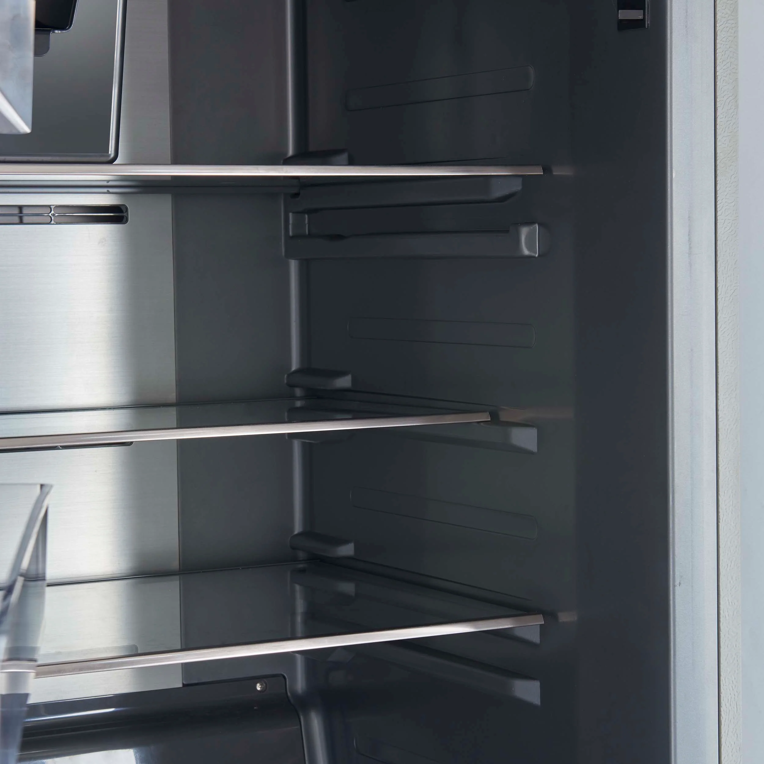 Forno Fortezza 32 Inch Left-Swing Freezer with Standard Trim Grill, Stainless Steel, with Automatic Ice Maker - Image 6
