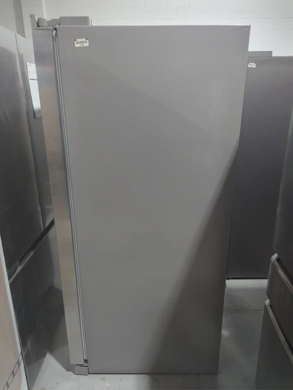 FRSS2323AS - REFRIGERATORS - Frigidaire - Side by Side - Stainless Steel - Open Box - Image 4