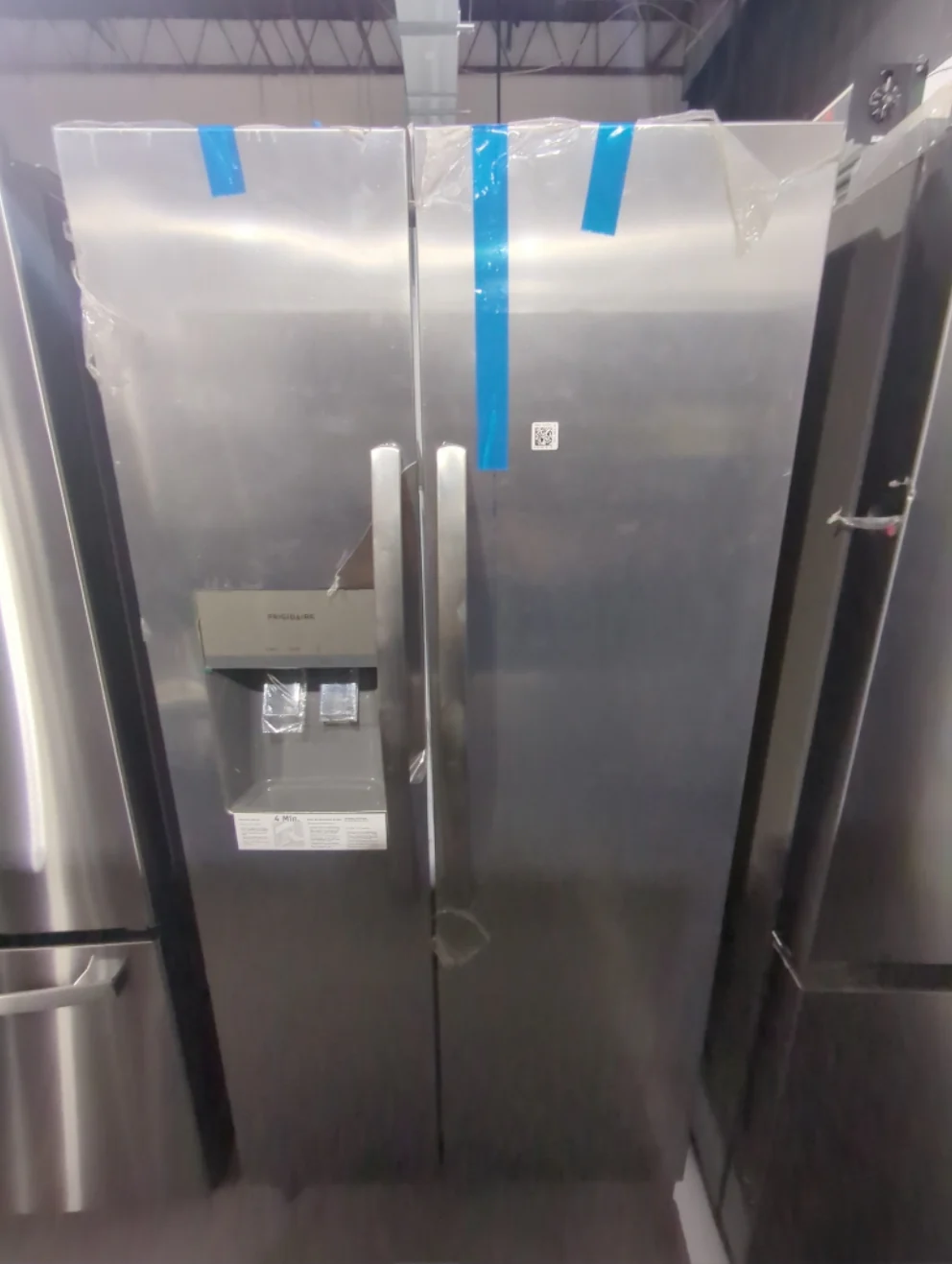 FRSS2323AS - REFRIGERATORS - Frigidaire - Side by Side - Stainless Steel - Open Box - Image 2