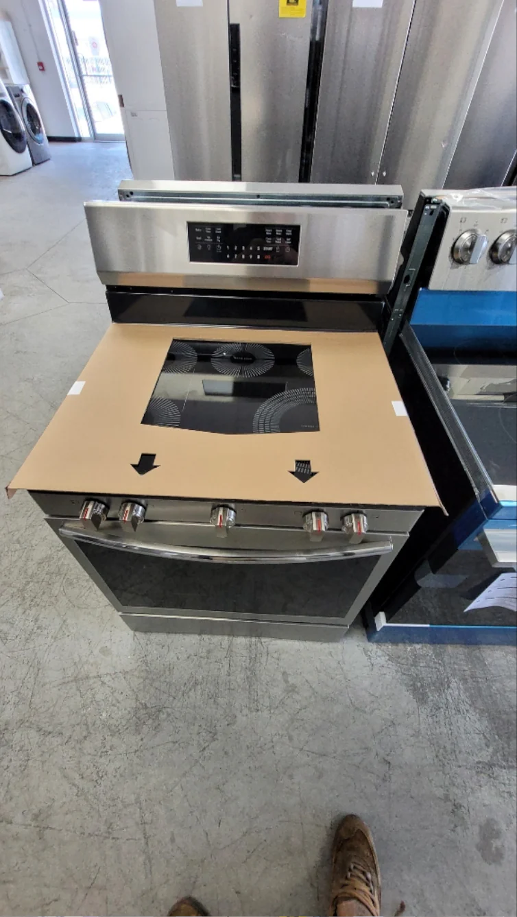 GCRE306CBF - RANGES - Frigidaire Gallery - Electric - Stainless Steel - Open Box - Image 2