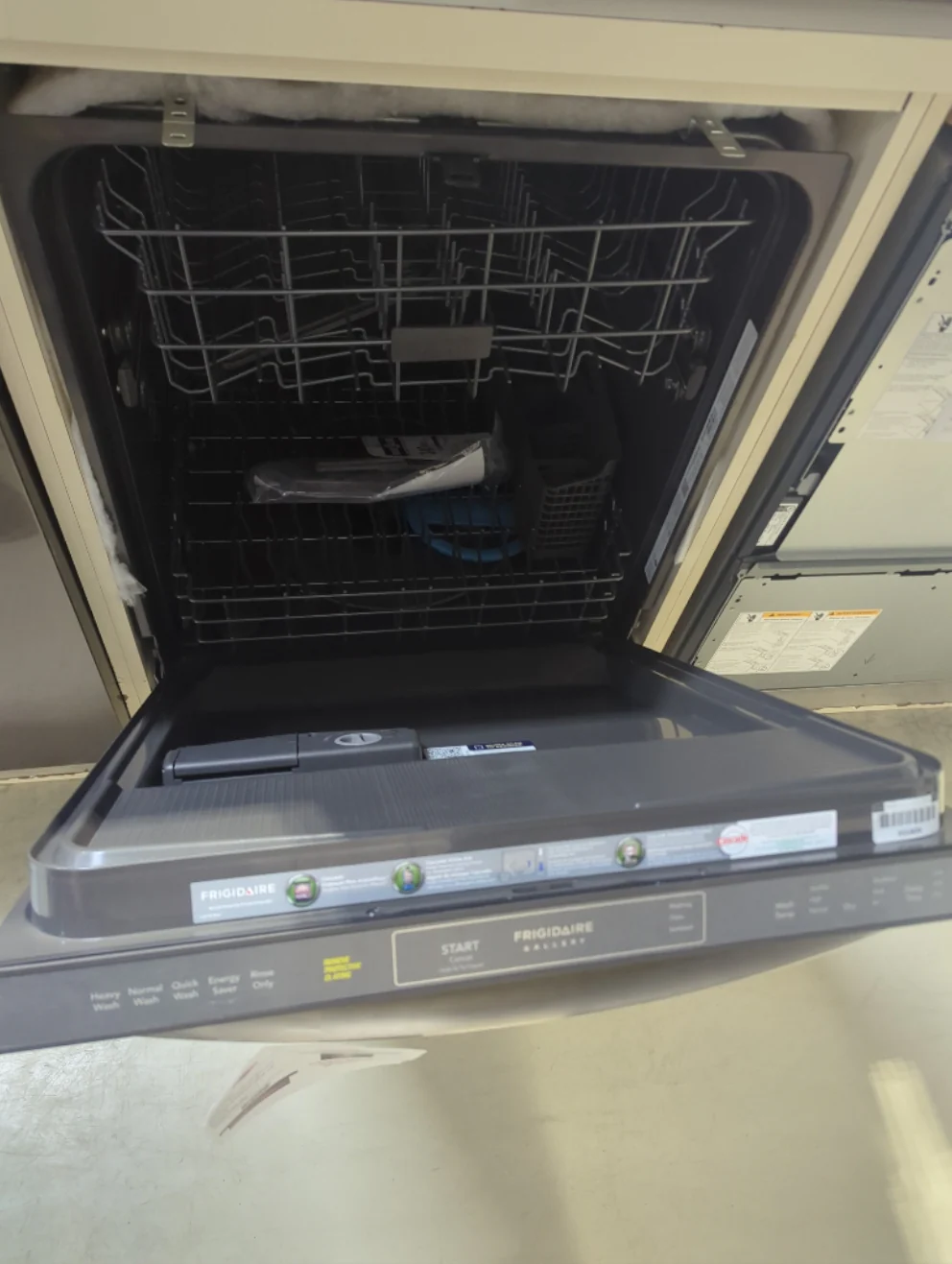 GDPH4515AF - DISHWASHERS - Frigidaire Gallery - Top Controls - Stainless Steel - Open Box - Image 3