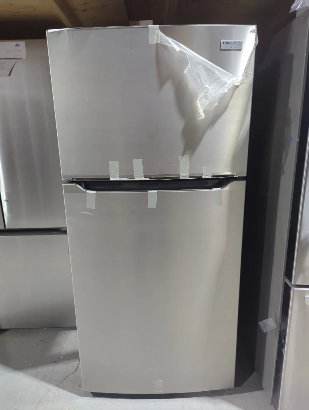 GRTE2055AF - REFRIGERATORS - Frigidaire - Top Freezer - Stainless Steel - Open Box - Image 2
