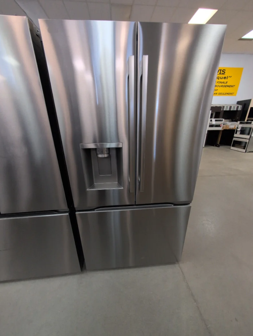 LF24Z6530S - REFRIGERATORS - LG - French 3-Door - Stainless Steel - Open Box - Image 3