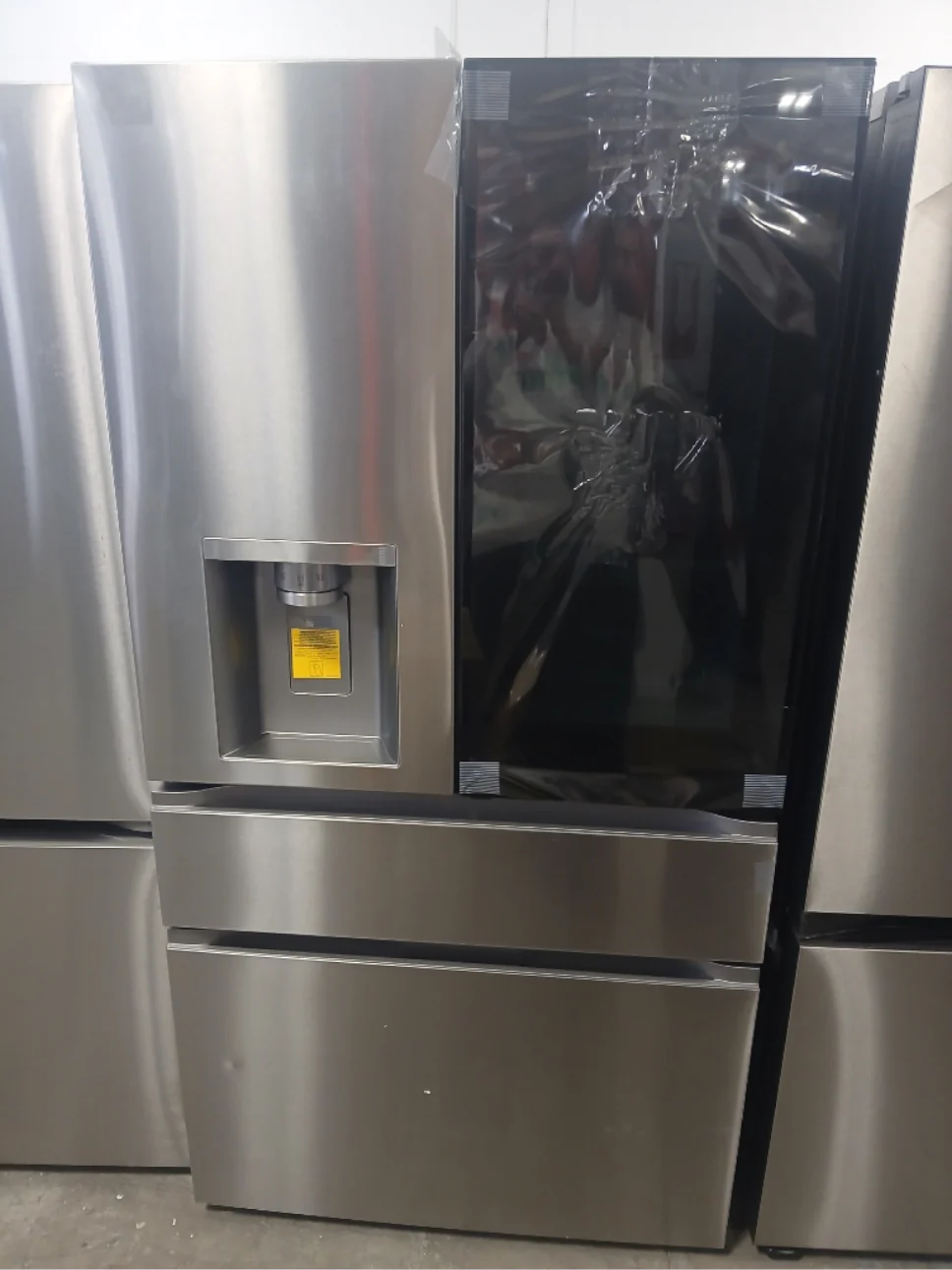 LF29S8365S - REFRIGERATORS - LG - French 4-Door - Stainless Steel - Open Box - Image 3