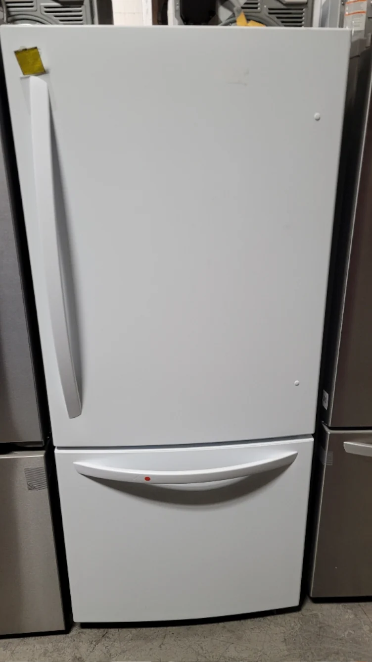 LRDNS2200W - REFRIGERATORS - LG - Bottom Freezer - White - Open Box - Image 2