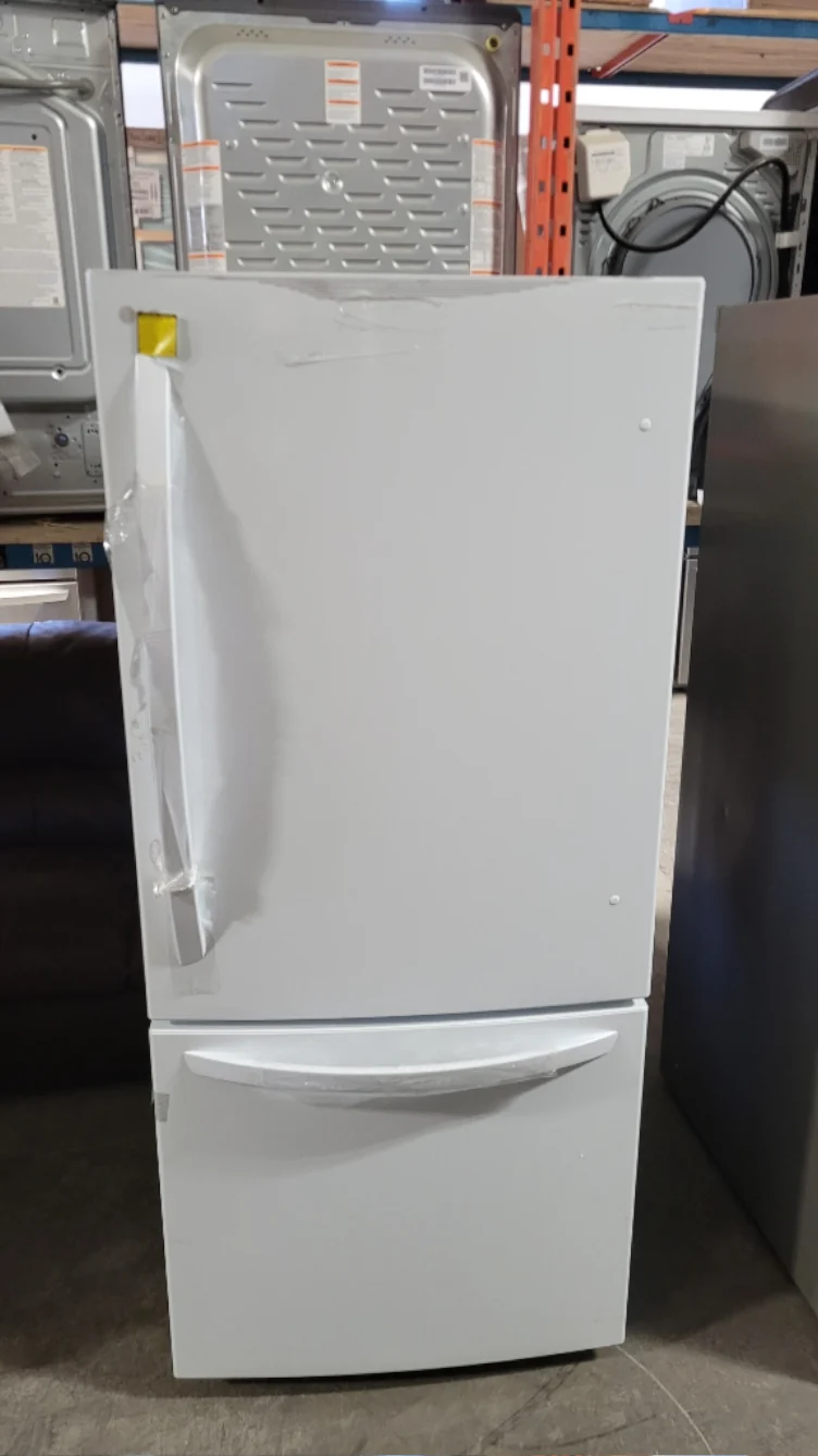 LRDNS2200W - REFRIGERATORS - LG - Bottom Freezer - White - Open Box - Image 2