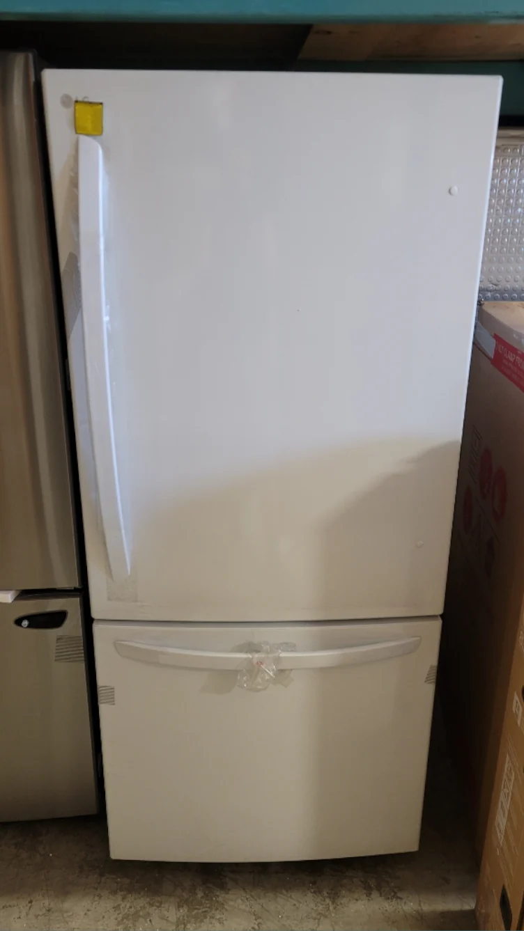 LRDNS2200W - REFRIGERATORS - LG - Bottom Freezer - White - Open Box - Image 2