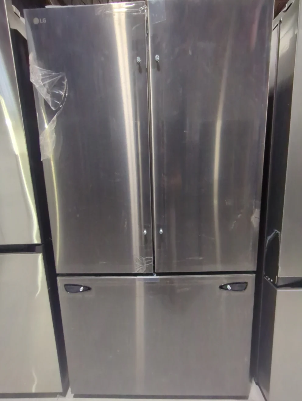 LRFLC2706D - REFRIGERATORS - LG - French 3-Door - Black Stainless - Open Box - Image 2