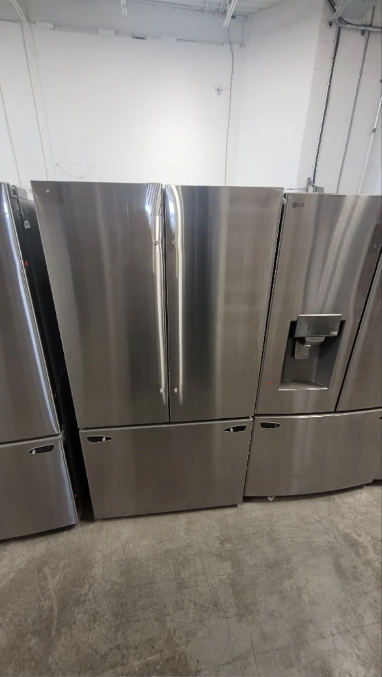 LRFLS3206S - REFRIGERATORS - LG - French 3-Door - Stainless Steel - Open Box - Image 2