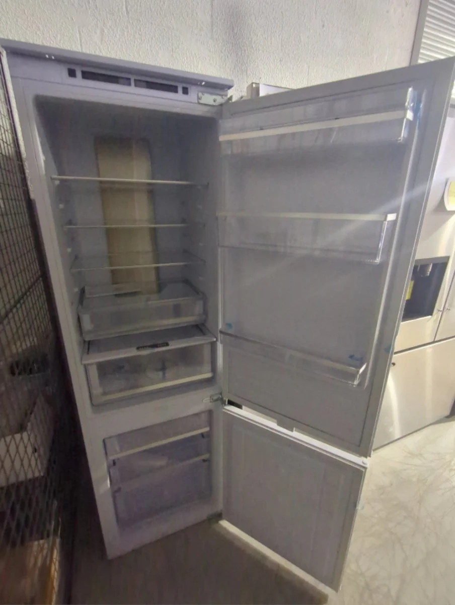REF24BMBPNB - REFRIGERATORS - Bertazzoni - Bottom Freezer - Panel Ready - Open Box - Image 3