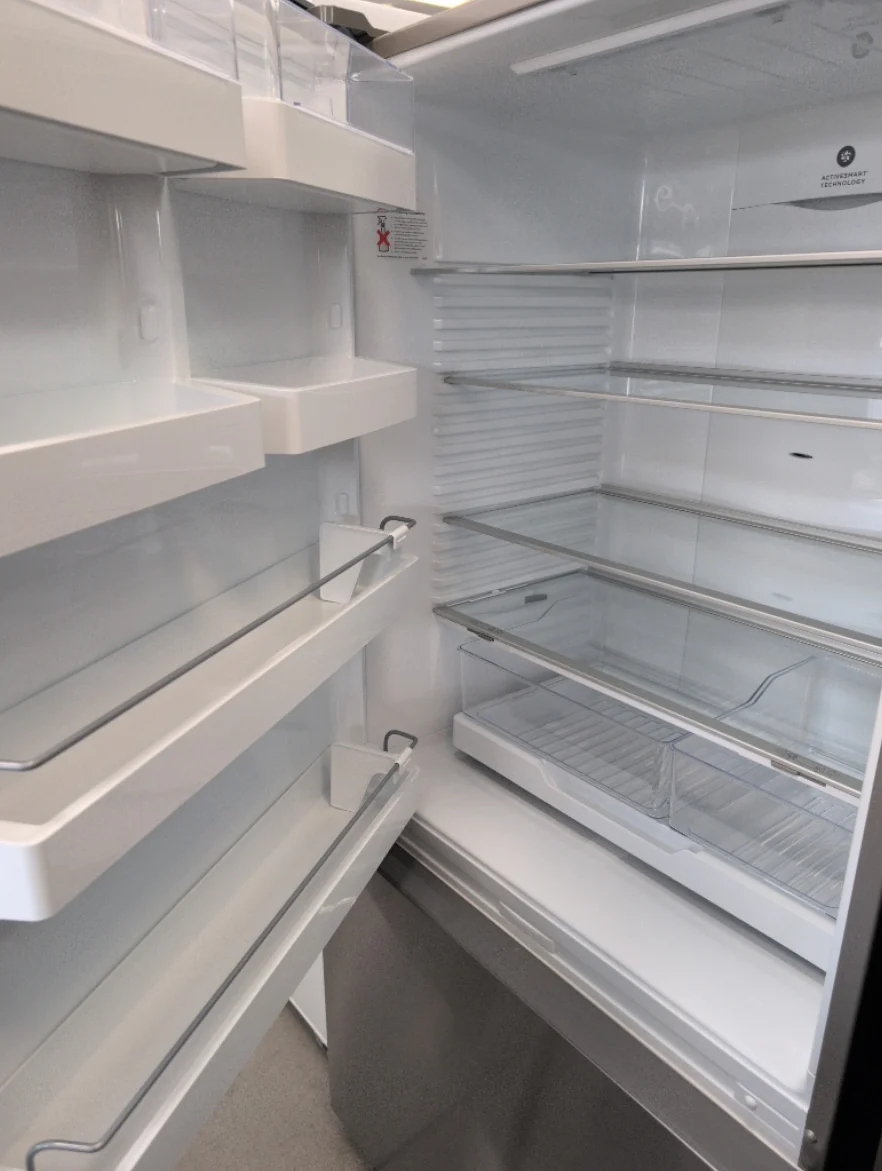 RF170BLPX6 - REFRIGERATORS - Fisher & Paykel - Bottom Freezer - Stainless Steel - Open Box - Image 2