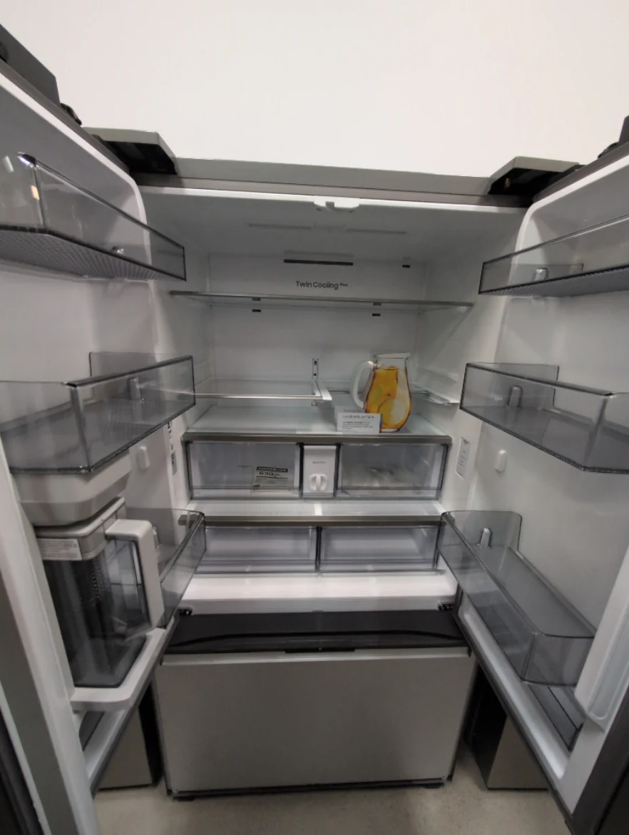 RF24BB6200AP - REFRIGERATORS - Samsung - French 3-Door - Panel Ready - Open Box - Image 5