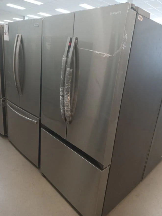 RF32CG5100SR - REFRIGERATORS - Samsung - French 3-Door - Stainless Steel - Open Box - Image 3