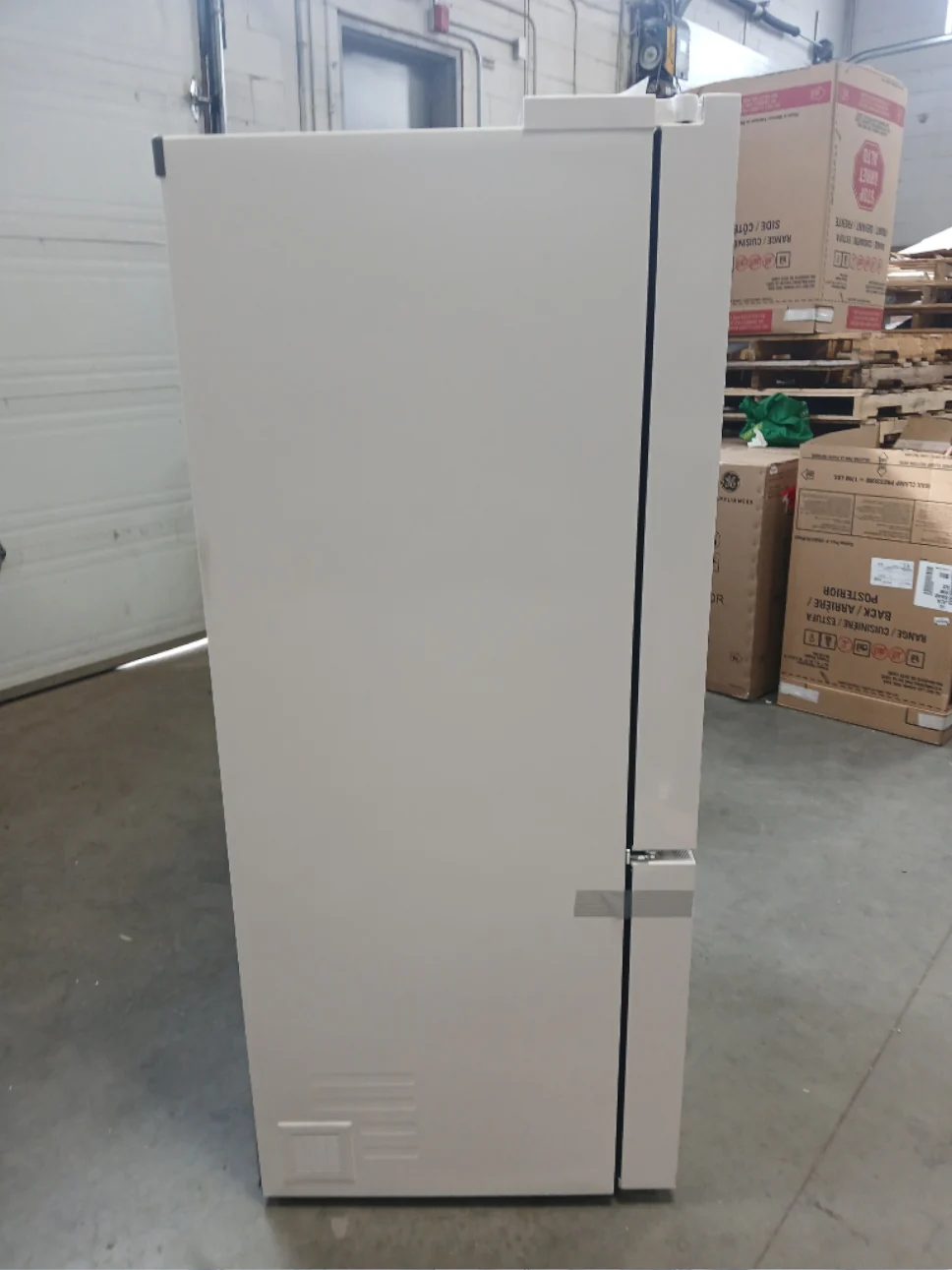 SRFB27W3 - REFRIGERATORS - LG Studio - French 3-Door - White - Open Box - Image 2